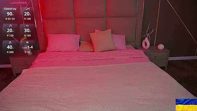 SusieWood online show from 26, 10, 2025