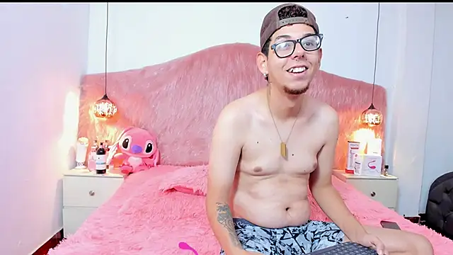 Derek and Skarlet online show from 17, 11, 2025