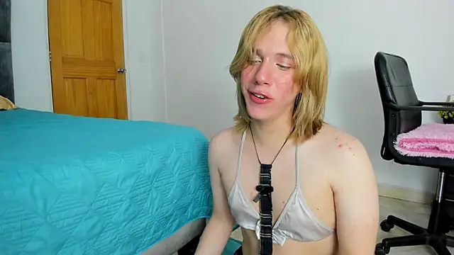 Snapshot of _Little_angel69 chatting on 2, 1, 2025  Little angel69 online show from 2, 1, 2025