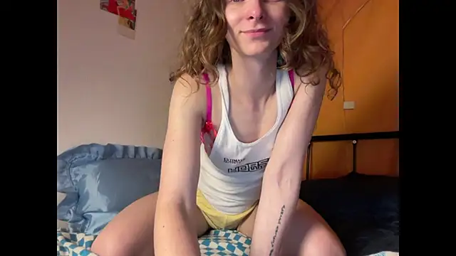 MikkyMoony online show from 20, 9, 2025