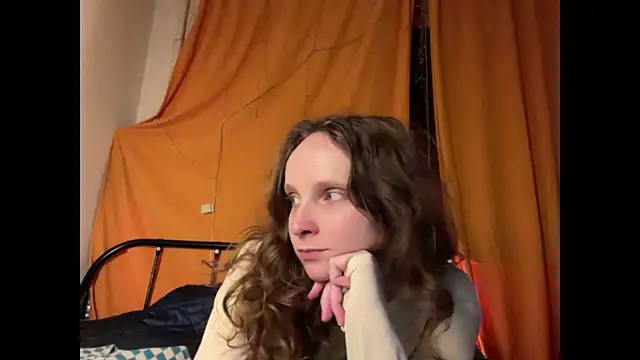 MikkyMoony online show from 23, 9, 2025