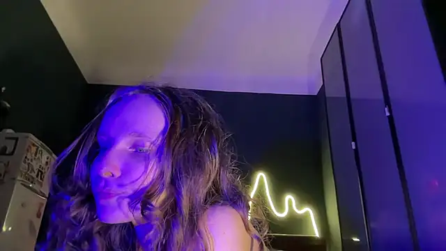 MikkyMoony online show from 9, 10, 2025