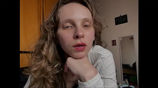 MikkyMoony online show from 23, 11, 2025