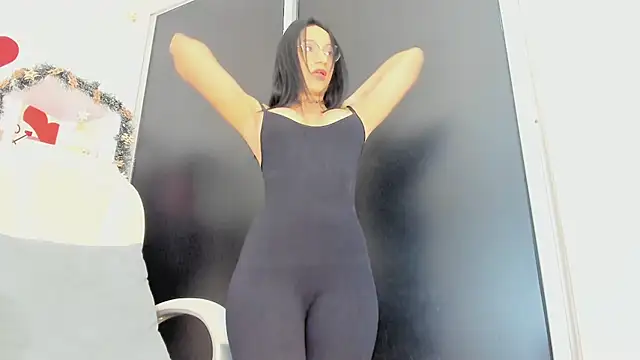 UrNewFantasy online show from 8, 1, 2025