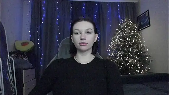 Snapshot of Emmy_m00n chatting on 18, 12, 2024 Emmy m00n online show from 18, 12, 2024