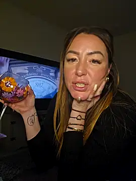 Snapshot of Britishbella chatting on 11, 1, 2025 Britishbella online show from 11, 1, 2025