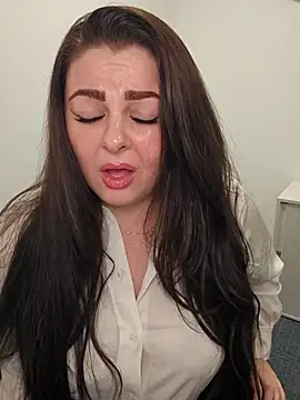 Snapshot of Britishbella chatting on 13, 11, 2025 Britishbella online show from 13, 11, 2025