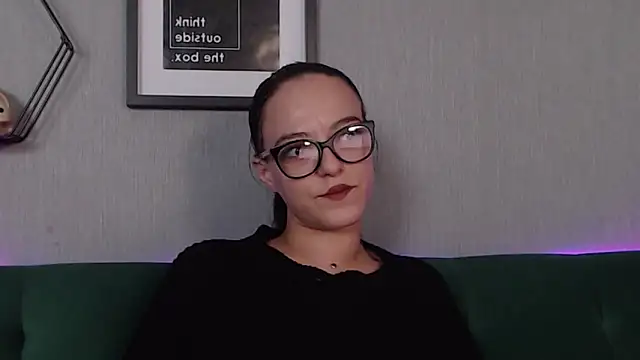 Snapshot of IzabelllNoir chatting on 1, 2, 2025 IzabelllNoir online show from 1, 2, 2025