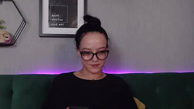 Snapshot of IzabelllNoir chatting on 2, 2, 2025 IzabelllNoir online show from 2, 2, 2025