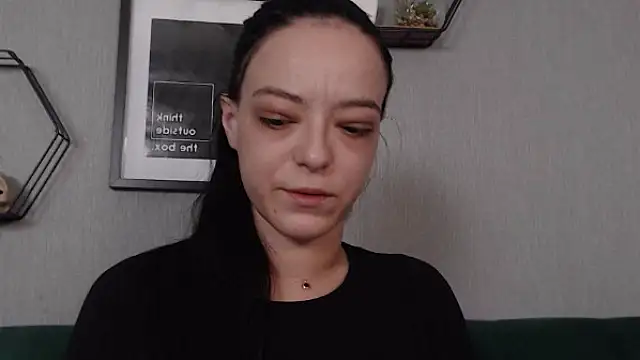 Snapshot of IzabelllNoir chatting on 4, 2, 2025 IzabelllNoir online show from 4, 2, 2025