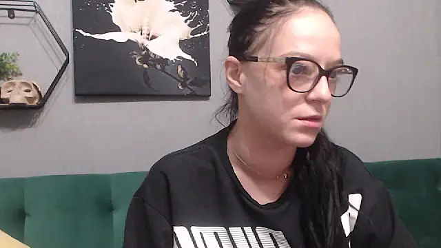 Snapshot of IzabelllNoir chatting on 21, 2, 2025 IzabelllNoir online show from 21, 2, 2025