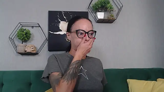 Snapshot of IzabelllNoir chatting on 16, 9, 2025 IzabelllNoir online show from 16, 9, 2025