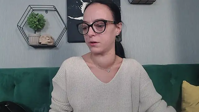 Snapshot of IzabelllNoir chatting on 7, 10, 2025 IzabelllNoir online show from 7, 10, 2025