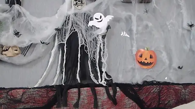 Snapshot of IzabelllNoir chatting on 20, 10, 2025 IzabelllNoir online show from 20, 10, 2025