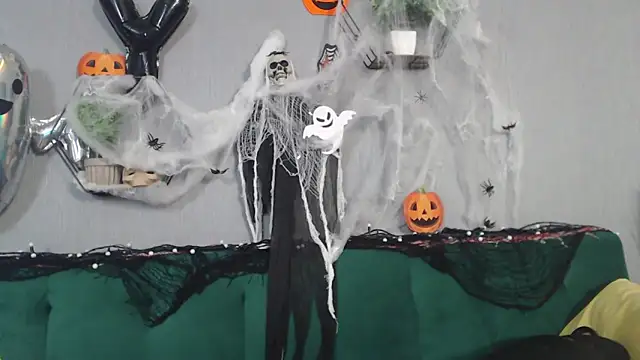 Snapshot of IzabelllNoir chatting on 29, 10, 2025 IzabelllNoir online show from 29, 10, 2025