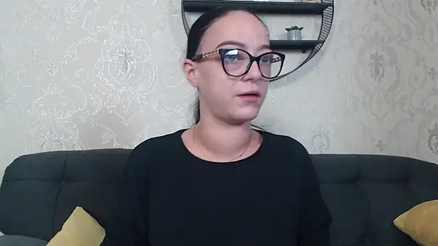 Snapshot of IzabelllNoir chatting on 8, 11, 2025 IzabelllNoir online show from 8, 11, 2025