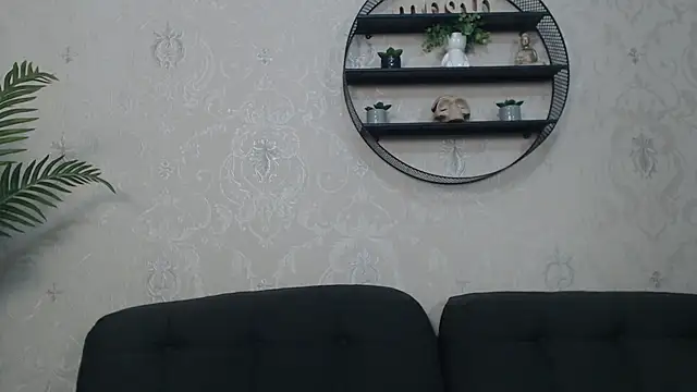 Snapshot of IzabelllNoir chatting on 14, 11, 2025 IzabelllNoir online show from 14, 11, 2025