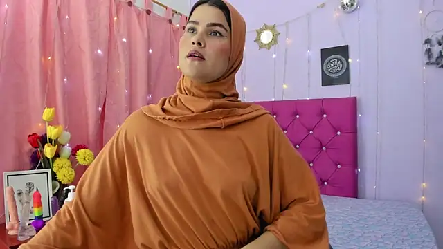 AishaAmin  online show from 18, 12, 2024