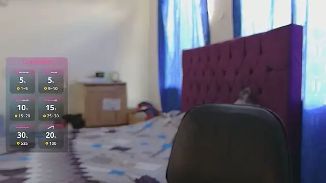 Snapshot of Lucy_Fer5 chatting on 17, 12, 2025 Lucy Fer5 online show from 17, 12, 2025