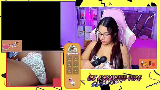 PetiteSophie  online show from 2, 1, 2025