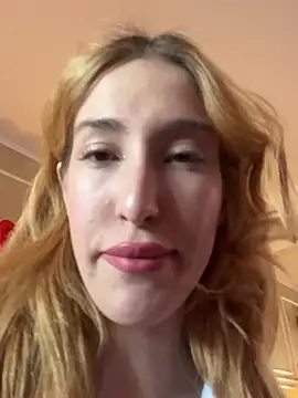 Snapshot of SerenaBennet chatting on 7, 3, 2025 SerenaBennet online show from 7, 3, 2025