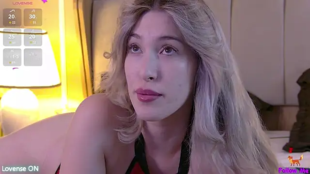 Snapshot of SerenaBennet chatting on 28, 9, 2025 SerenaBennet online show from 28, 9, 2025