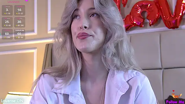 Snapshot of SerenaBennet chatting on 5, 10, 2025 SerenaBennet online show from 5, 10, 2025