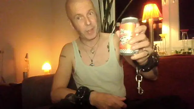 Snapshot of SHARPSkinhead chatting on 24, 10, 2025 SHARPSkinhead online show from 24, 10, 2025