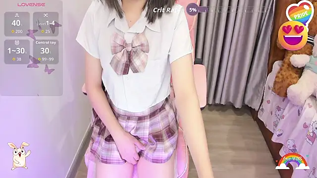 Yuka Chan online show from 12, 11, 2025