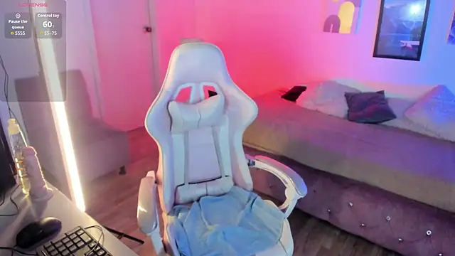 Aliciia cute1 online show from 17, 10, 2025