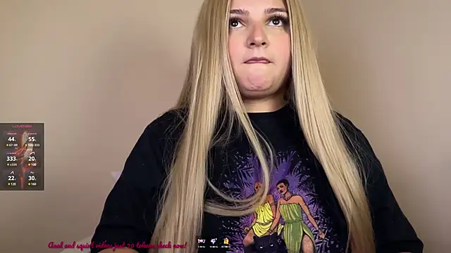 SweetPaige  online show from 1, 1, 2025