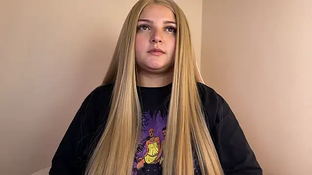 SweetPaige  online show from 1, 1, 2025