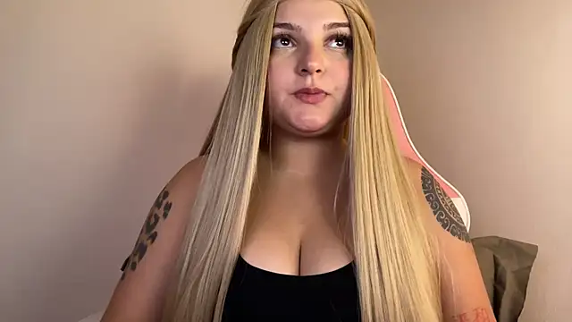 SweetPaige  online show from 5, 1, 2025