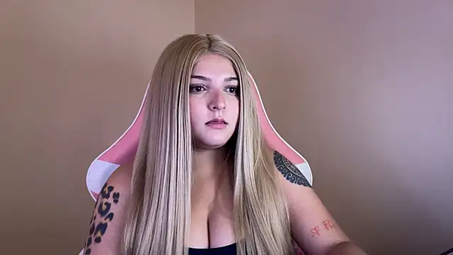 SweetPaige  online show from 26, 1, 2025