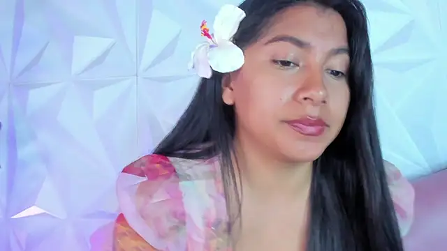 Snapshot of LinnaGardenia chatting on 6, 2, 2025 LinnaGardenia online show from 6, 2, 2025