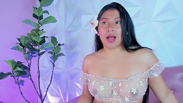 Snapshot of LinnaGardenia chatting on 7, 2, 2025 LinnaGardenia online show from 7, 2, 2025