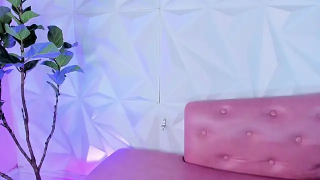 Snapshot of LinnaGardenia chatting on 10, 2, 2025 LinnaGardenia online show from 10, 2, 2025