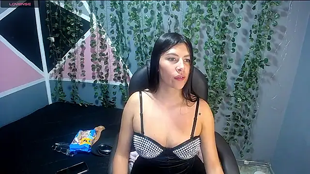 Alanna atm  online show from 2, 12, 2024