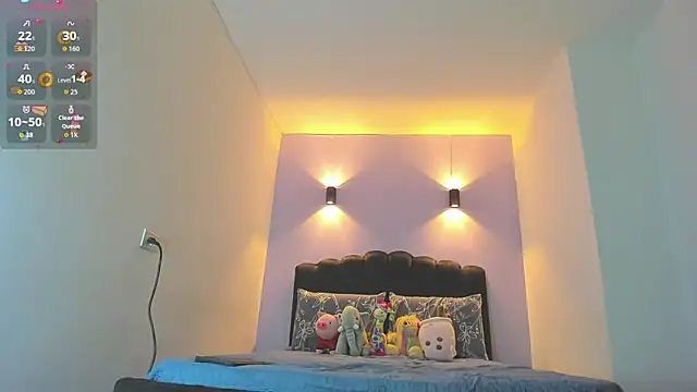 Sofia Clauss  online show from 19, 10, 2025