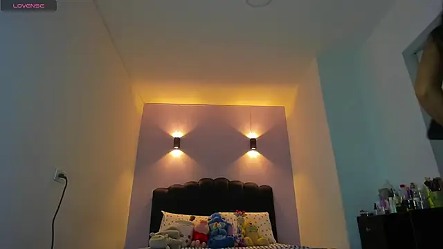 Sofia Clauss  online show from 11, 2, 2026