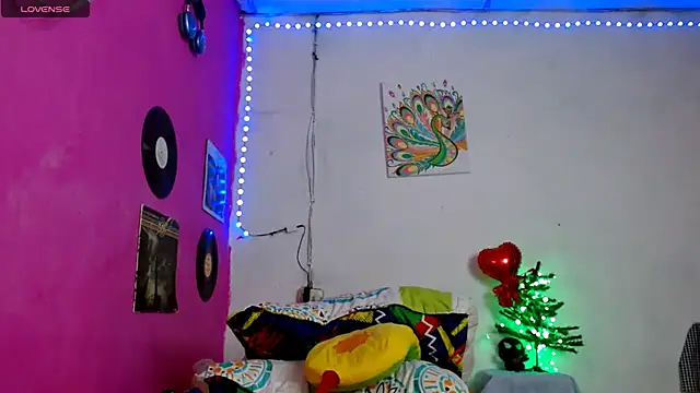 Snapshot of sensitive_brunette chatting on 4, 1, 2025 sensitive brunette online show from 4, 1, 2025