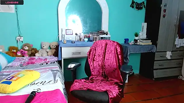 Snapshot of sensitive_brunette chatting on 14, 11, 2025 sensitive brunette online show from 14, 11, 2025