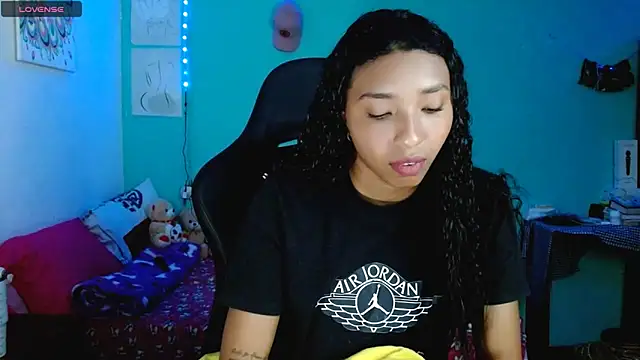 Snapshot of sensitive_brunette chatting on 6, 3, 2026 sensitive brunette online show from 6, 3, 2026