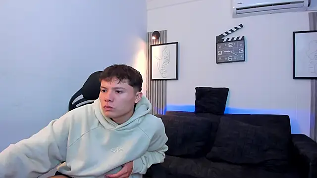 Snapshot of little_morbid chatting on 15, 11, 2025 little morbid online show from 15, 11, 2025