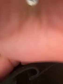 Snapshot of DarianaGuzz chatting on 4, 3, 2025 DarianaGuzz online show from 4, 3, 2025