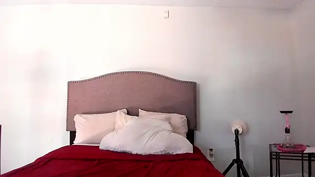 Snapshot of yiauana chatting on 13, 10, 2025 yiauana online show from 13, 10, 2025