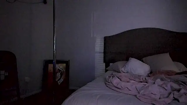 Snapshot of yiauana chatting on 17, 10, 2025 yiauana online show from 17, 10, 2025