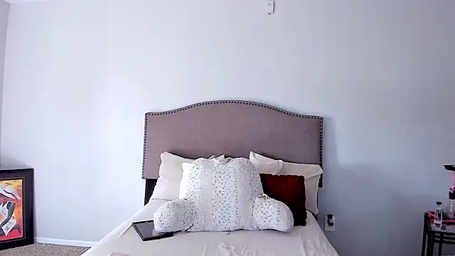 Snapshot of yiauana chatting on 18, 10, 2025 yiauana online show from 18, 10, 2025