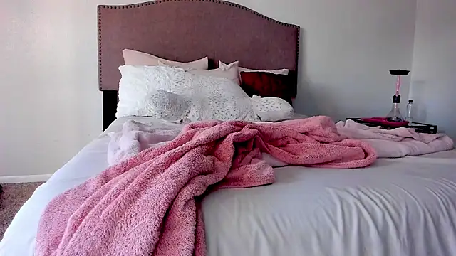 Snapshot of yiauana chatting on 22, 10, 2025 yiauana online show from 22, 10, 2025