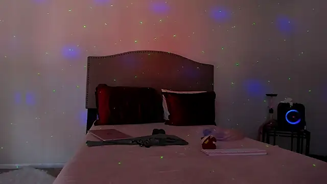 Snapshot of yiauana chatting on 5, 11, 2025 yiauana online show from 5, 11, 2025